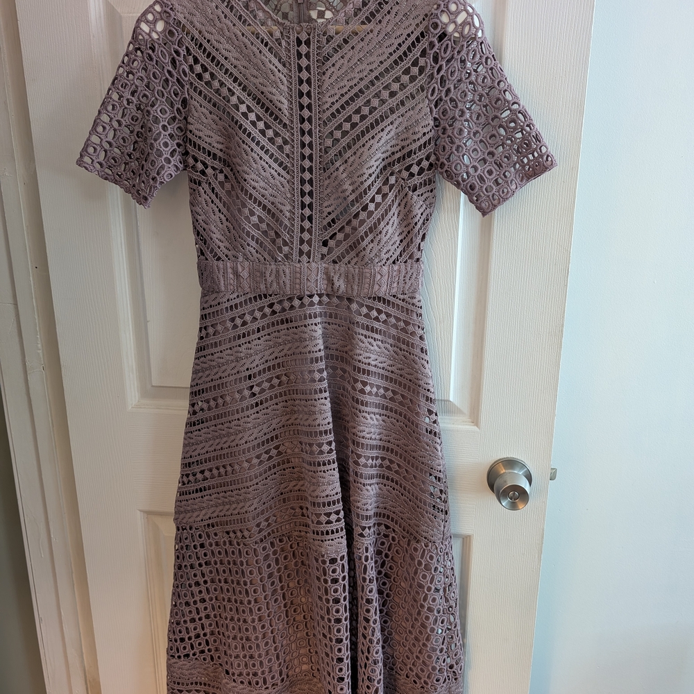 Elegant Lace Lilac Midi Dress